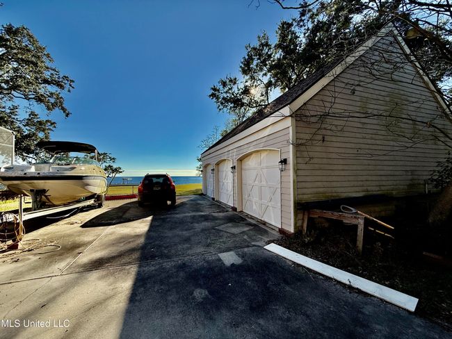 3 bay Detached | Image 25