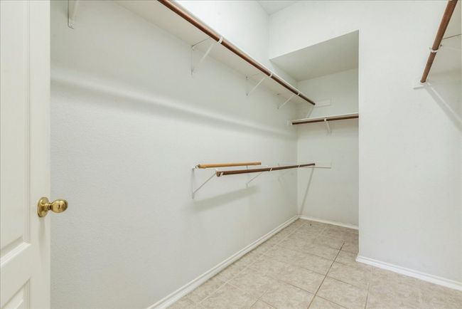 Primary walk-in closet | Image 21