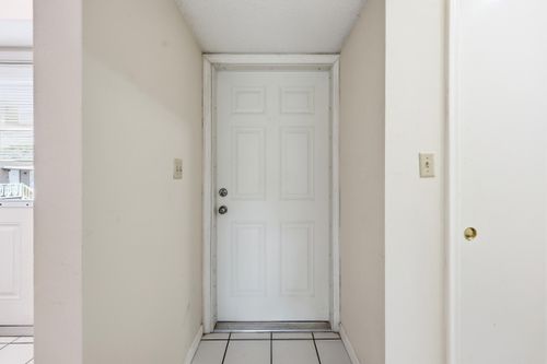 40-3300 Ne 10th Ter, Pompano Beach, FL, 33064-5200 | Card Image