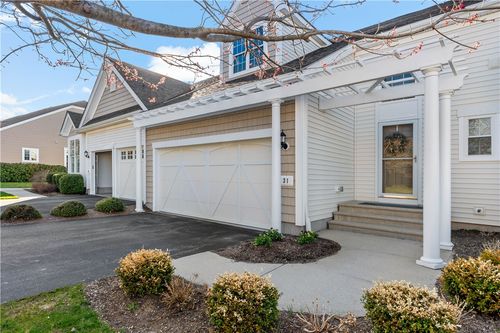 31 Chatham Rd, South Kingstown, RI, 02879-8257 | Card Image