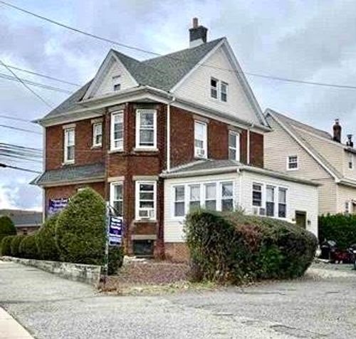 1-828 1st St, Secaucus, NJ, 07094-3430 | Card Image