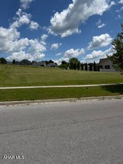 405 Holliday Hills Dr, Hollidaysburg, PA, 16648-3233 | Card Image