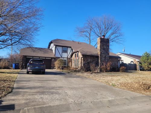 1614 Camelot Pl, Miami, OK, 74354-2102 | Card Image