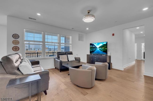 UNIT-123 - 11 Veterans Way, Townhouse with 3 bedrooms, 2 bathrooms and null parking in Morris Plains NJ | Image 5