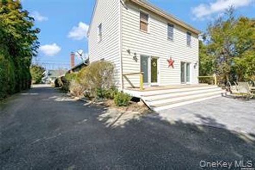 35 Washington Ave, Greenport, NY, 11944-1116 | Card Image