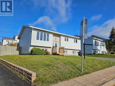 90 Frecker Dr, Home with 5 bedrooms, 2 bathrooms and null parking in Saint John's NL | Image 2