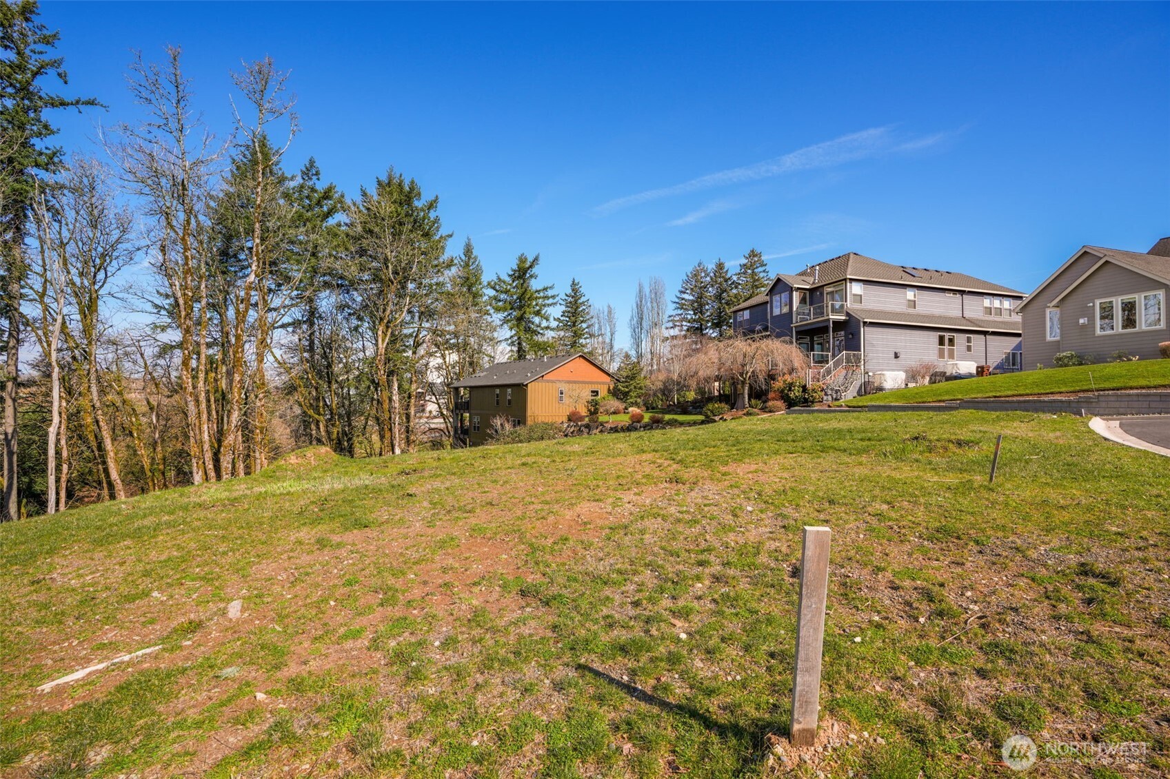 Land in Camas 4