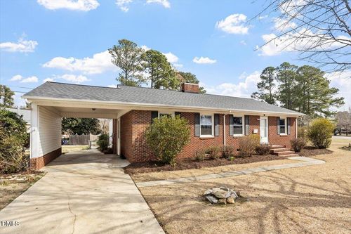 606 W Harnett St, Benson, NC, 27504-1644 | Card Image