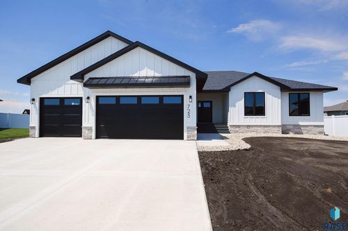 725 Granite Cir, Tea, SD, 57064-8294 | Card Image