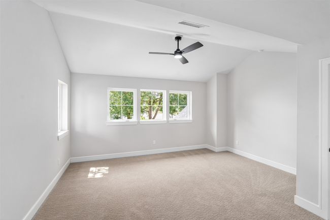 King Bed + sitting area or multiple bunks with lake views | Image 26