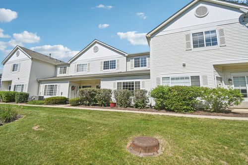 72-72 Heather Glen Dr, Aurora, IL, 60504-6686 | Card Image