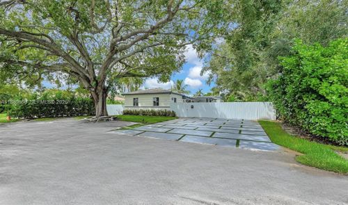 11102 Ne 9th Ct, Biscayne Park, FL, 33161-6756 | Card Image