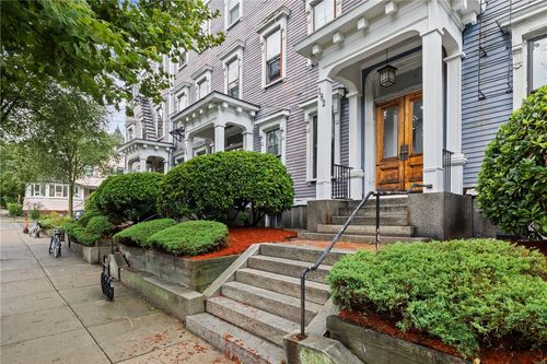 11-182 Bowen St, Providence, RI, 02906-1571 | Card Image