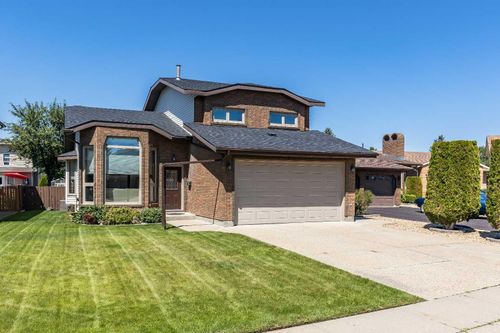 18 Rideau Green Se, Medicine Hat, AB, T1B3X9 | Card Image
