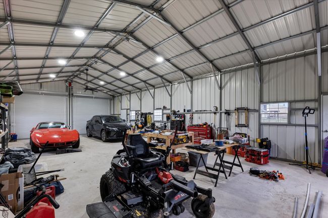 Garage with metal wall | Image 36