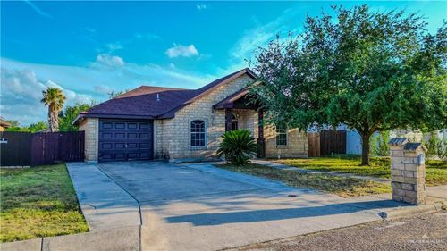 824 Rancho La Joya St, La Joya, TX, 78560-9034 | Card Image
