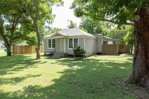 1314 Rampart St, Columbus, TX, 78934-2546 | Card Image