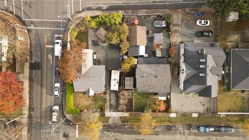 2345 Howard St, Victoria, BC, V8R4K8 | Card Image