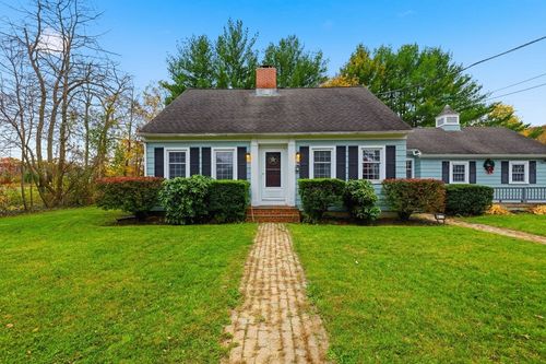 47 Reservoir St, North Attleboro, MA, 02760-2811 | Card Image