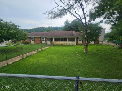220 Blue Haven Dr, Kingsport, TN, 37663-3040 | Card Image
