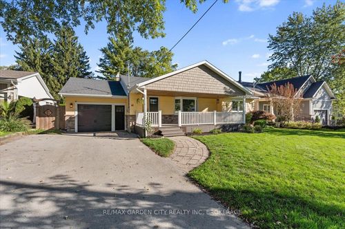 41 Emmett St, Pelham, ON, L0S1E3 | Card Image