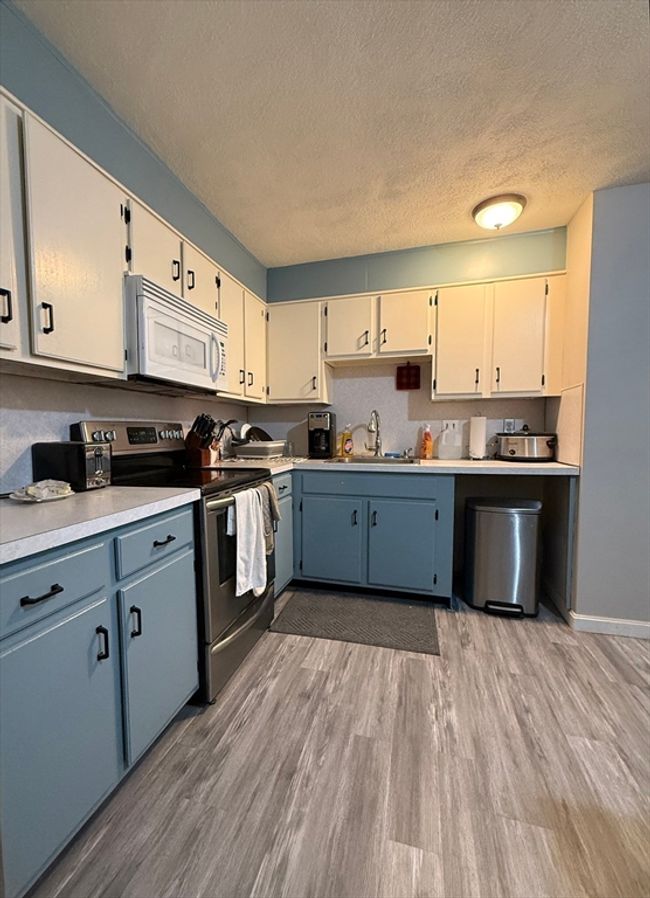APT-21B - 284 Codman Hill Rd, Condo with 2 bedrooms, 1 bathrooms and 2 parking in Boxborough MA | Image 4