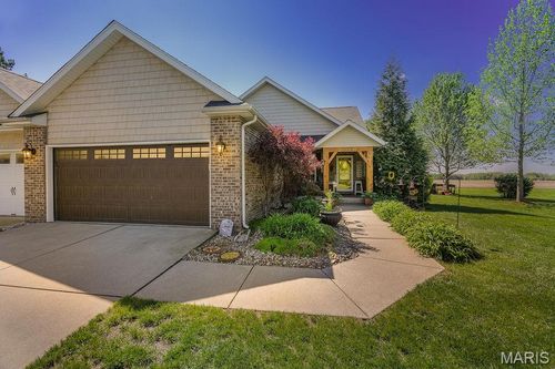 18074 W Oxford Rd, Staunton, IL, 62088-2339 | Card Image