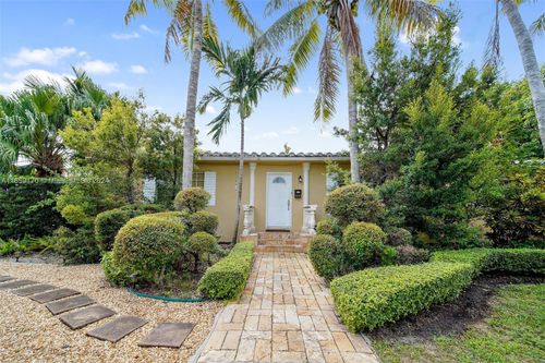 600 93rd St, Surfside, FL, 33154-2411 | Card Image