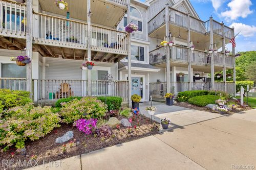 apt-203-37510 Jefferson Ave, Harrison Township, MI, 48045-2673 | Card Image