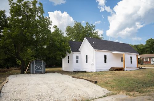 309 E Cheek St, Saint Jo, TX, 76265-2217 | Card Image