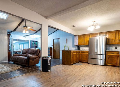 134 Granada Dr, Universal City, TX, 78148-3135 | Card Image