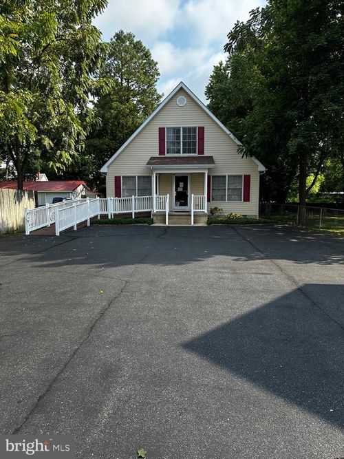 110 W Sunset Ave, GREENSBORO, MD, 21639-1584 | Card Image