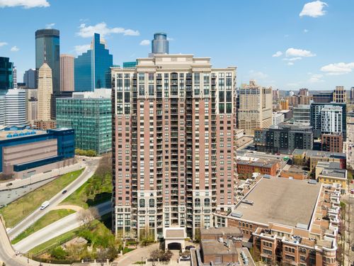 1110-500 E Grant St, Minneapolis, MN, 55404-1452 | Card Image