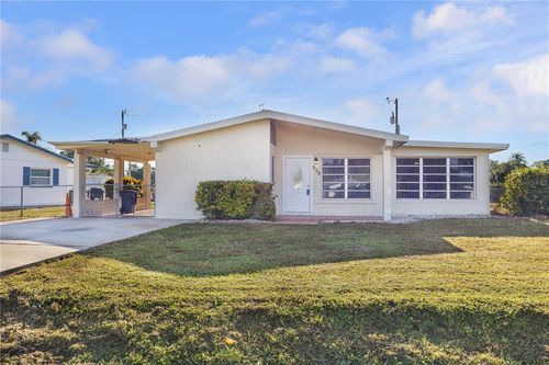 275 Lakeview Dr, NORTH FORT MYERS, FL, 33917-3422 | Card Image