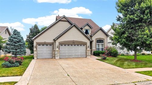 1304 Forest Way, Wentzville, MO, 63385-2636 | Card Image