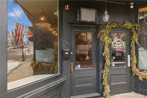 233 Spring St, Newport, RI, 02840-6826 | Card Image