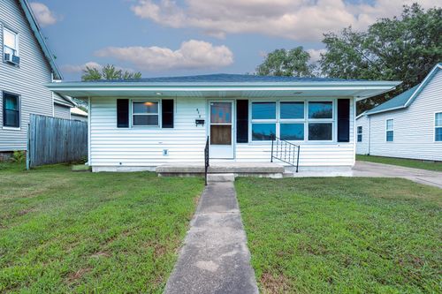 317 Farror St, MOBERLY, MO, 65270-2325 | Card Image