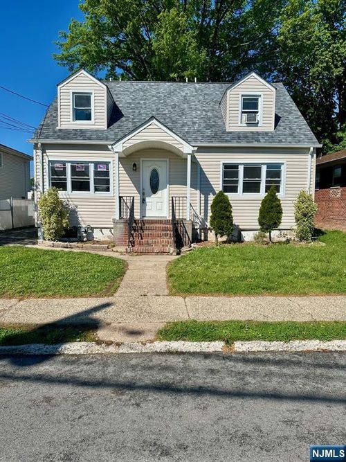 337 1st St, Saddle Brook, NJ, 07663-6347 | Card Image