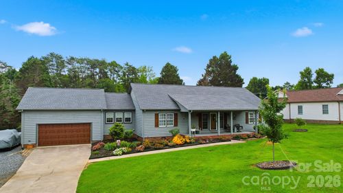 40 Candlewick Cove Dr, Taylorsville, NC, 28681-3215 | Card Image