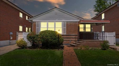 198 50th Ave, Fresh Meadows, NY, 11365 | Card Image