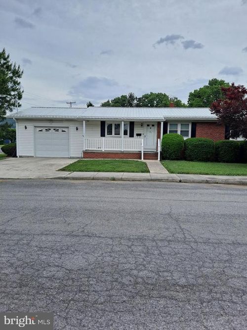 25 Judy St, PETERSBURG, WV, 26847-1507 | Card Image