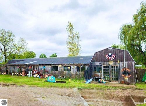 5348 S Bagley Rd, Ithaca, MI, 48847-9664 | Card Image