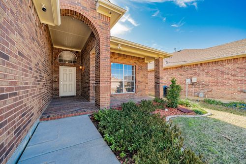 2408 Priscella Dr, Fort Worth, TX, 76131-1277 | Card Image