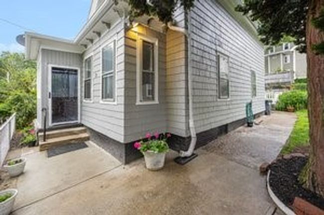 25 Tecumseh St, House other with 3 bedrooms, 2 bathrooms and null parking in Providence RI | Image 34