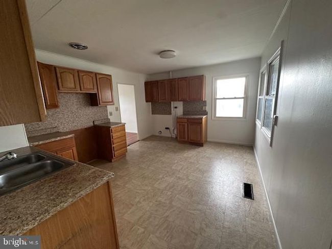 901 Walnut St, House other with 5 bedrooms, 2 bathrooms and null parking in ROARING SPRING PA | Image 17
