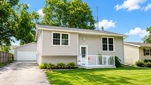 1317 Beverly Ln, Bloomington, IL, 61701-6931 | Card Image