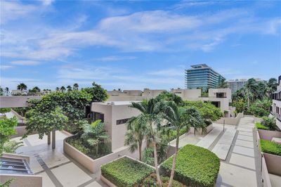 323 - 201 Crandon Blvd, Condo with 2 bedrooms, 2 bathrooms and null parking in Key Biscayne FL | Image 1