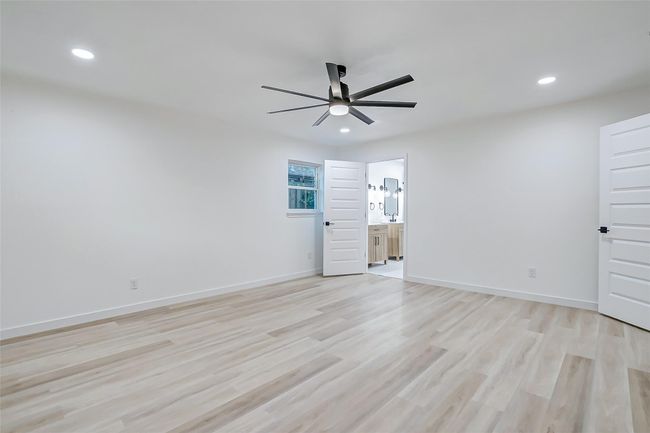Primary Bedroom | Image 16