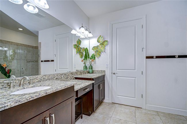Bathroom 1 | Image 30
