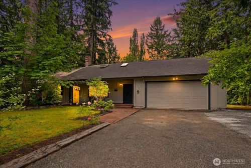 10430 38th Ave Ne, Marysville, WA, 98271-7204 | Card Image